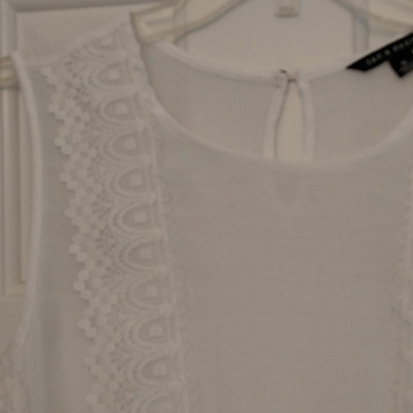 Lace Embellished Sleeveless White Top - Picture 5 of 12